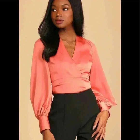 NWT Lulu’s Reserve a Table Rusty Rose Satin Tie-Back Long Sleeve Top Size Small - Picture 2 of 5